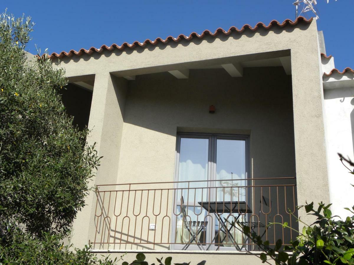 Ferienwohnung Petra Sarda San Pantaleo Exterior foto